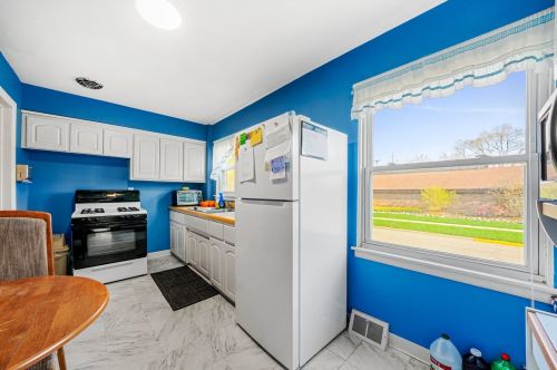 2936 Oak Park Ave, Forest View IL 60402-3028 exterior