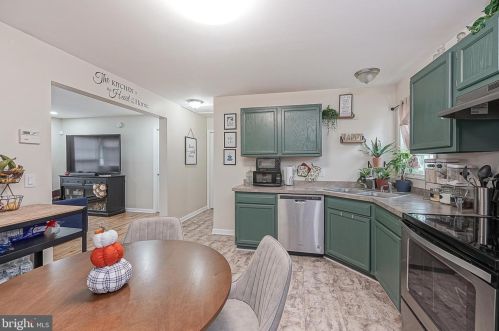 132 Jefferson St, West Deptford NJ  08066-1330 exterior