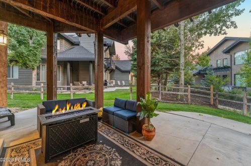 2702 Est Dr, Park City UT 84060-6878 exterior