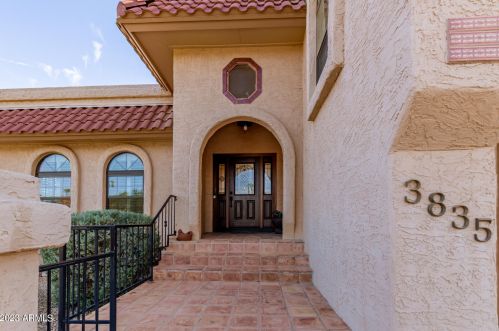3835 Ahwatukee Dr, Phoenix AZ 85044-2033 exterior