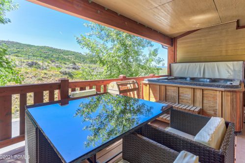 5627 Oslo Ln, Park City UT 84098-7708 exterior