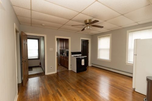 60 Rockland St, Fall River MA 02724-2817 exterior