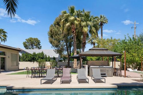 8007 7th Ave, Phoenix AZ  85021-5613 exterior