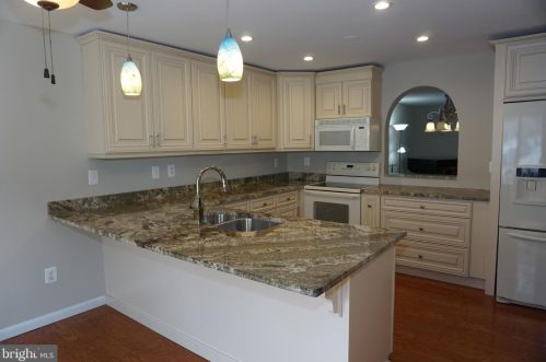 11916 New Country Ln, Columbia MD 21044-4405 exterior