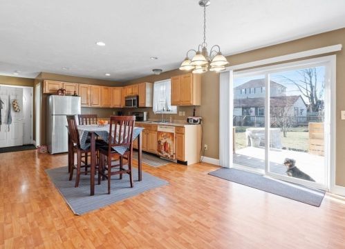 305 Detroit St, Fall River MA 02721-4904 exterior