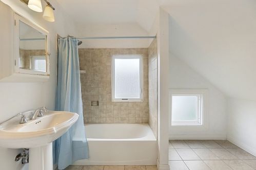 14 Frank St, Worcester MA 01604-1015 exterior