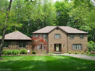 32885 Cannon Rd, Cleveland, OH 44139-1652