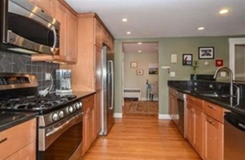 11 Pleasant View Rd, Arlington MA  02476-8017 exterior