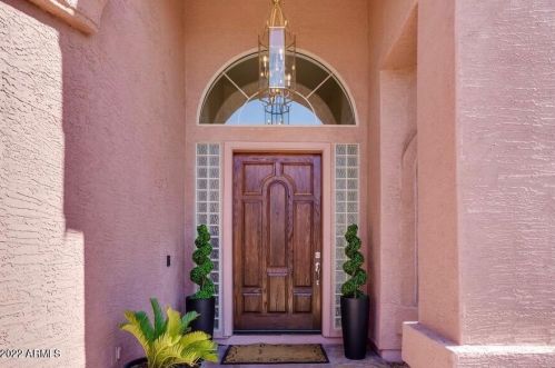 1916 Claire Dr, Phoenix AZ 85022-4106 exterior