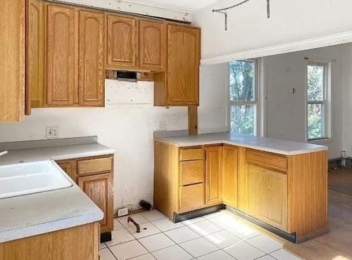 213 Weetamoe St, Fall River MA 02720-3829 exterior