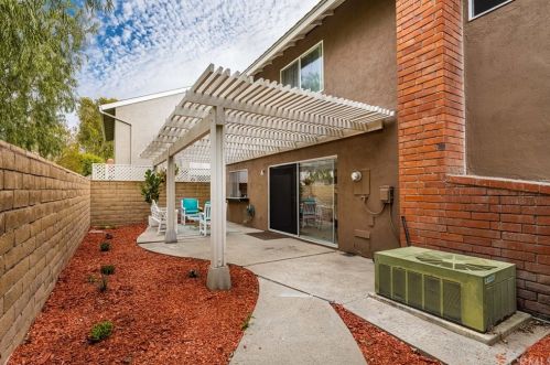 6 Palamedes, Irvine CA 92604-1930 exterior