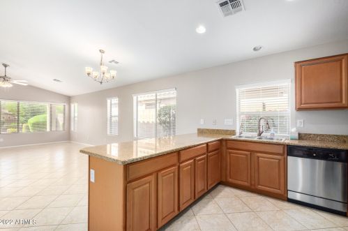 24216 27 Pl, Phoenix AZ 85016-7443 exterior