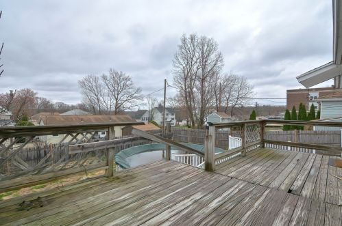 19 Middlesex Ave, Worcester MA 01604-1931 exterior