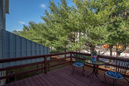 489 Elsbree St, Fall River MA 02720-7200 exterior