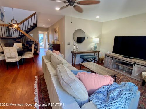 31 Ann Ct, Tinton Falls NJ  07724-3000 exterior