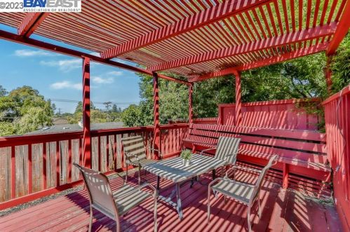 1225 Sandelin Ave, San Leandro CA  94577-3956 exterior