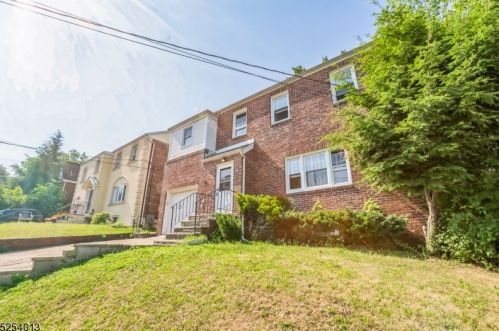 419 Greylock Pkwy, Belleville NJ 07109-2353 exterior