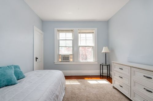 18 Mott St, New Bedford MA 02744-2307 exterior