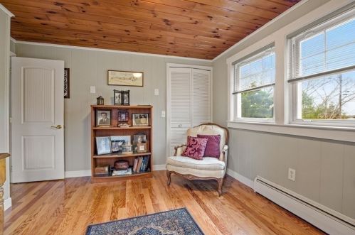 92 Edgewater Dr, Wareham MA 02571-2189 exterior