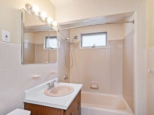 18 Mary St, Arlington MA 02474-8827 exterior