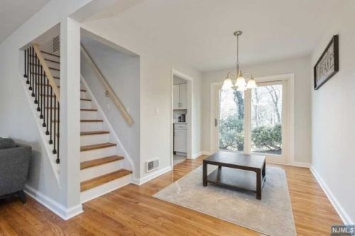 16 Beechwood Rd, Cresskill NJ  07626-1002 exterior