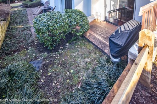 118 Tower Hl Dr, Tinton Falls NJ 07701-2400 exterior