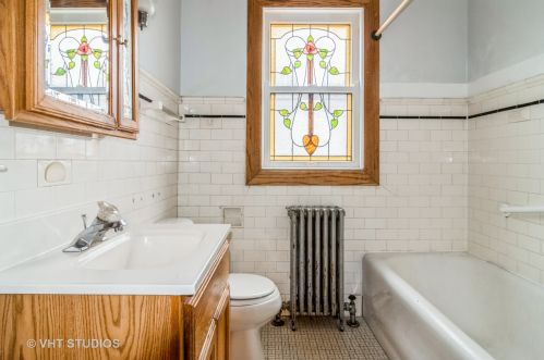 2224 Oak Park Ave, Forest View IL 60402-2219 exterior