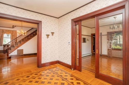 193 Broadway, Taunton MA 02780-1811 exterior