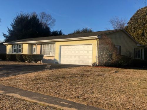 30 Brien St, Agawam MA  01001-1605 exterior