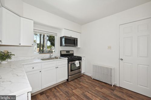 821 Columbia Blvd, West Deptford NJ 08063-1204 exterior