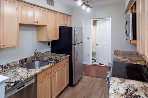 6 Beals Cove Rd, Hingham, MA 02043-2366