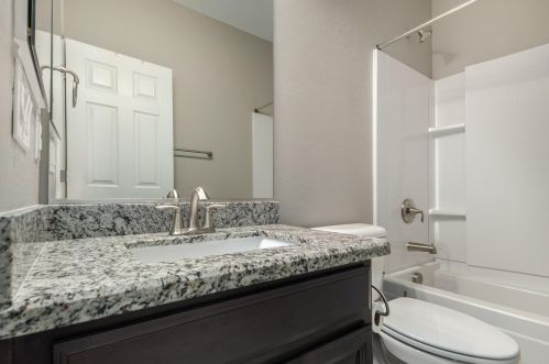 2316 Beautiful Ln, Phoenix AZ 85042-7116 exterior