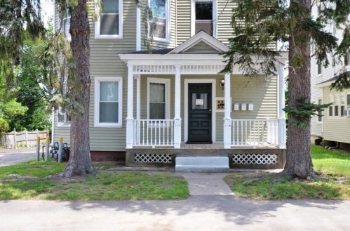 11 Derby St, Worcester, MA 01604-5316