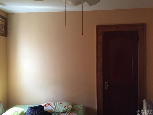 6 Lincoln Ave, Carteret NJ 07008-2722 exterior