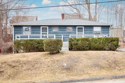 29 Scenic Dr, Worcester, MA 01602-2223