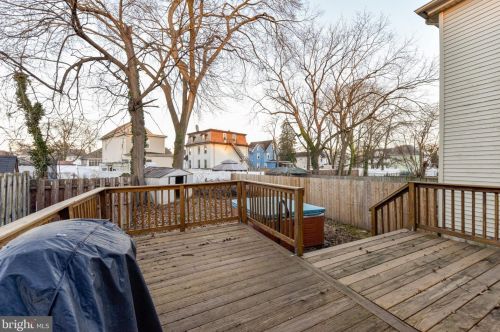 60 Barber Ave, West Deptford NJ  08096-2435 exterior