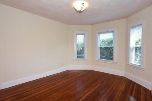 49 Highland Ave, Everett MA 02149-1434 exterior