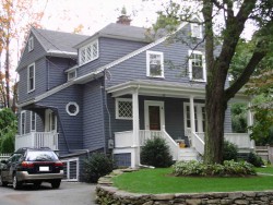 31 Wyman St, Newton, MA 02468-1516