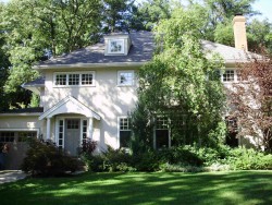 28 Kingswood Rd, Newton, MA 02466-1013