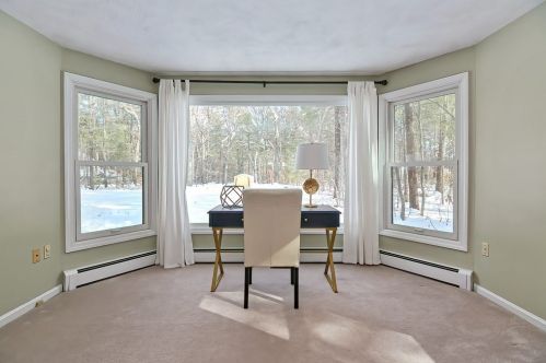 11 Robin Rd, Norfolk MA 02056-1731 exterior