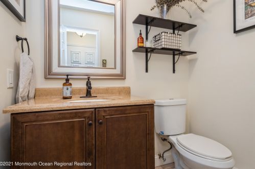 6 Tower Hl Dr, Tinton Falls NJ 07701-2473 exterior