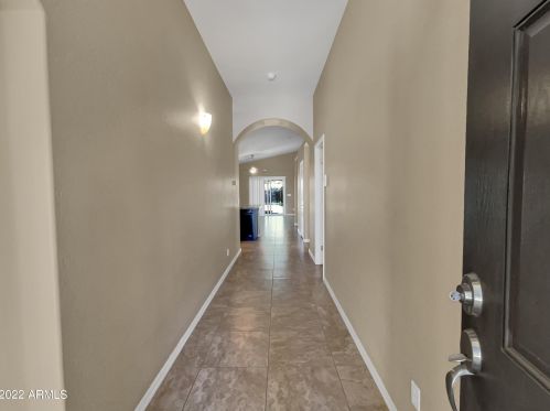 5521 27 Dr, Phoenix AZ 85045-2210 exterior