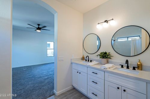 603 Beautiful Ln, Phoenix AZ 85042-7074 exterior