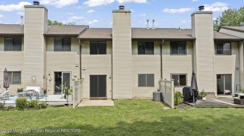 73 Wigwam Ln, Tinton Falls NJ 07724-3176 exterior