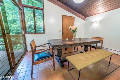 20 Forest Rd, Williamstown, MA 01267-2029