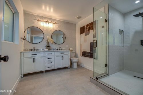 4043 44th Pl, Phoenix AZ  85018-5401 exterior