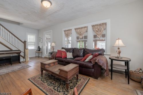 185 New St, Belleville, NJ 07109-2051