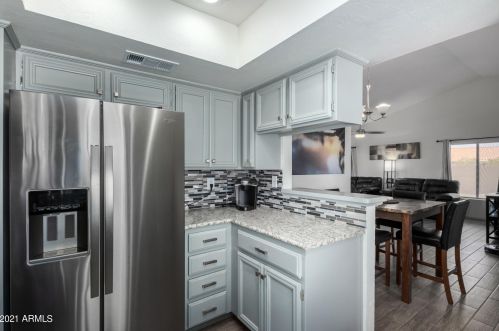 905 Bluefield Ave, Phoenix AZ 85053-1042 exterior