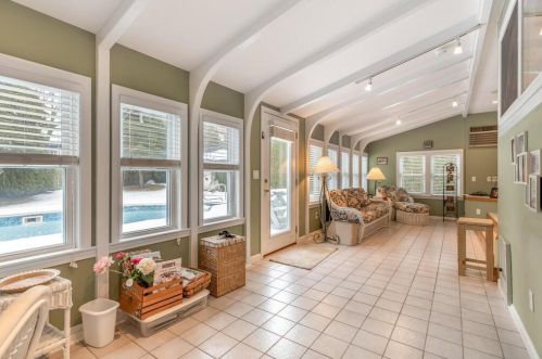 6 Amanola Ave, Worcester MA 01604 exterior