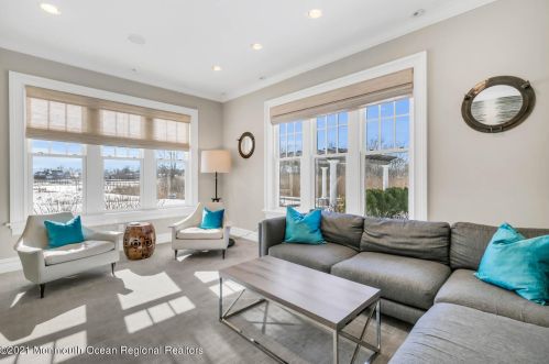 530 Little Silver Pt Rd, Little Silver NJ 07739-1736 exterior